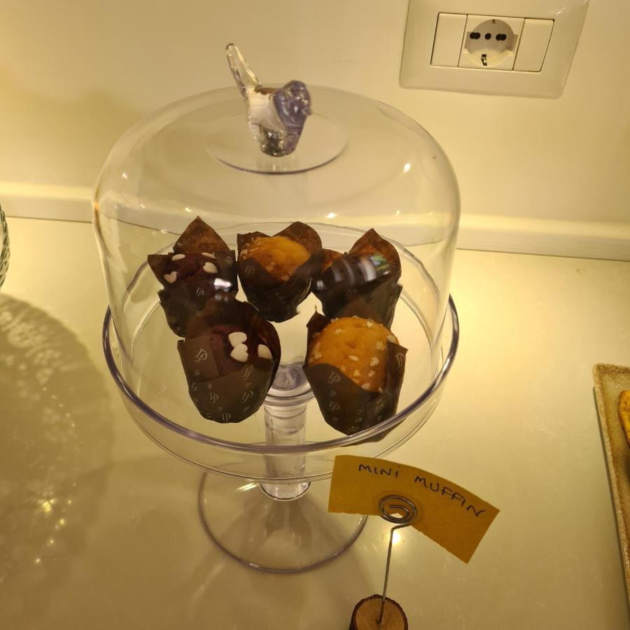 アジェーロラ ア ドゥエ パッシ ダリ デイ Bed & Breakfast エクステリア 写真