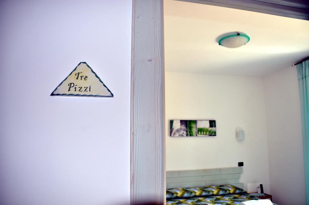 アジェーロラ ア ドゥエ パッシ ダリ デイ Bed & Breakfast 部屋 写真