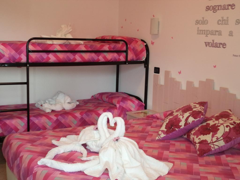 アジェーロラ ア ドゥエ パッシ ダリ デイ Bed & Breakfast 部屋 写真