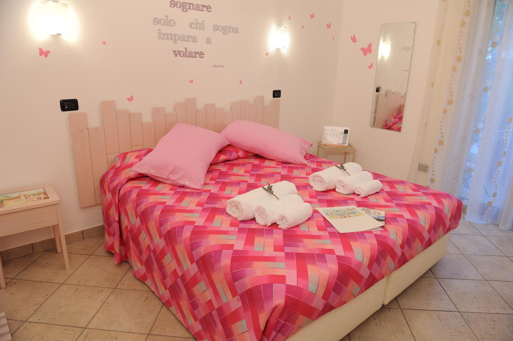 アジェーロラ ア ドゥエ パッシ ダリ デイ Bed & Breakfast 部屋 写真